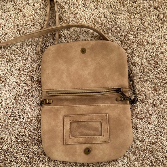 2 for $10! Beautiful beige bohemian mini crossbody purse with so many pockets - Picture 3 of 4